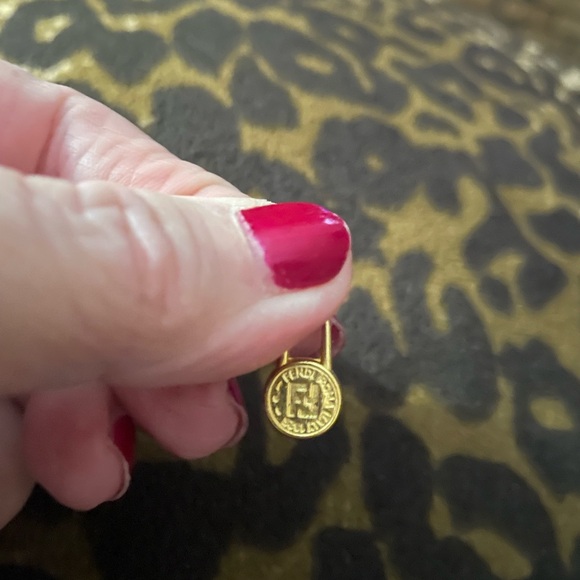 Fendi Gold Logo Charm small lock - Picture 1 of 4